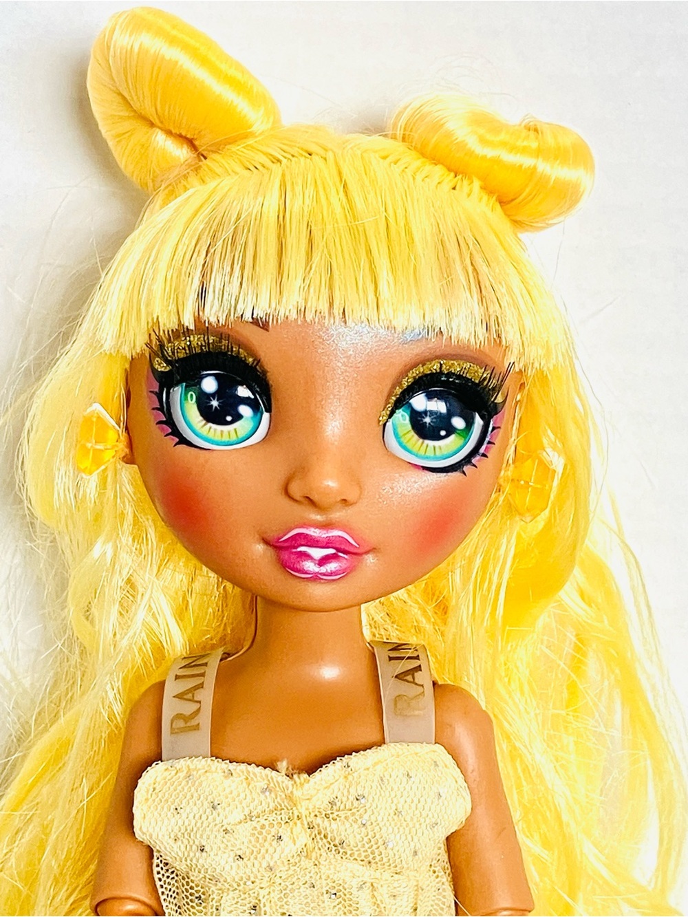 Rainbow High Series 1 Sunny Madison Fashion Doll Has Dress Shoes MGA Read